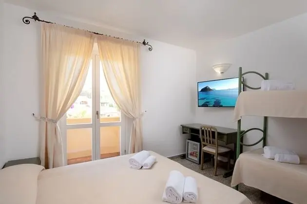 Standard Dört Kişilik Oda