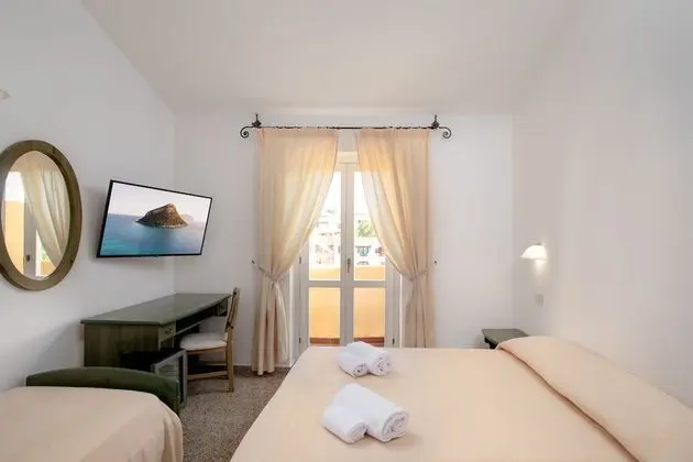 Standard Üç Kişilik Oda