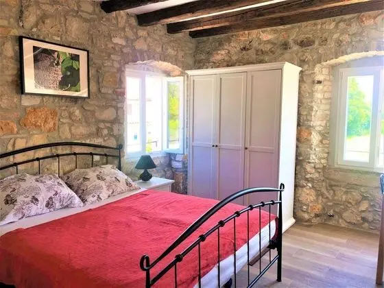 Double Room with Private Bathroom (6,11)