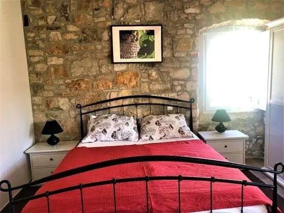 Double Room with Private Bathroom (6,11)