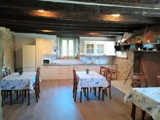 Double Room with Private Bathroom (6,11)
