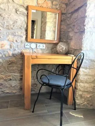 Twin Room with Private Bathroom (5,10)