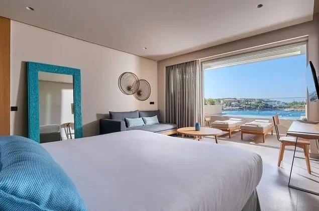 Aquamarine Suite with Outdoor Heated Plunge Pool & Hydromassage - Sea View
