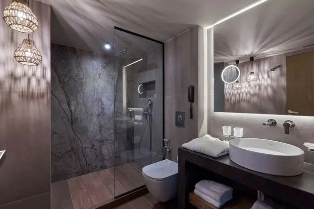 Black Pearl Maisonette with Outdoor Heated Plunge Pool & Hydromassage