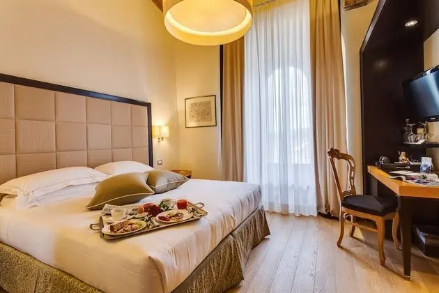 Classic Tek Büyük Yataklı Oda (Castello La Leccia)