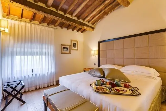 Classic Tek Büyük Yataklı Oda (Castello La Leccia)