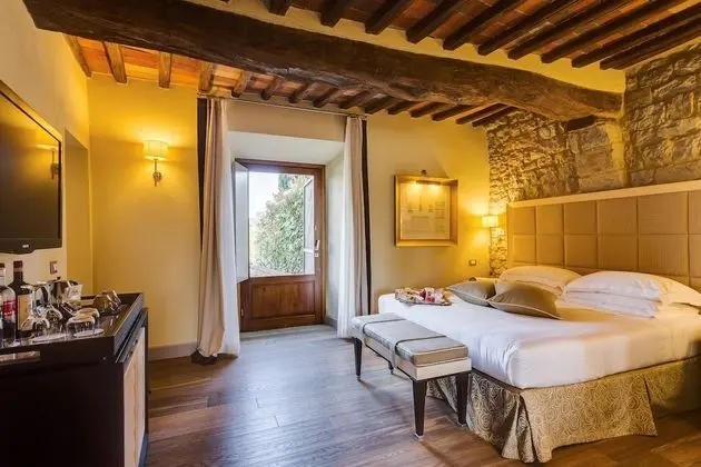 Deluxe Tek Büyük Yataklı Oda (Castello La Leccia)