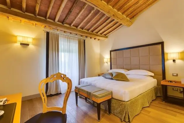 Superior Tek Büyük Yataklı Oda (Castello La Leccia)