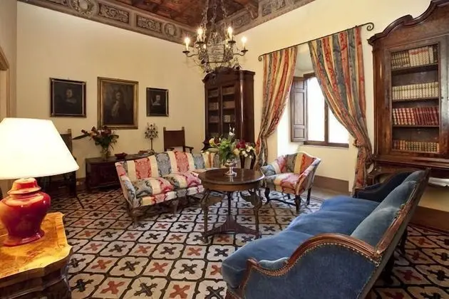 Panoramic Apart Daire, Birden Çok Yatak Odası (Castello Leopoldo)