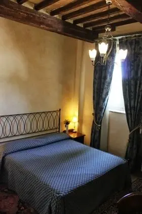 Comfort Tek Büyük Yataklı Oda