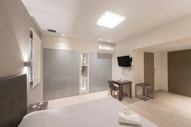 Üç Kişilik Oda