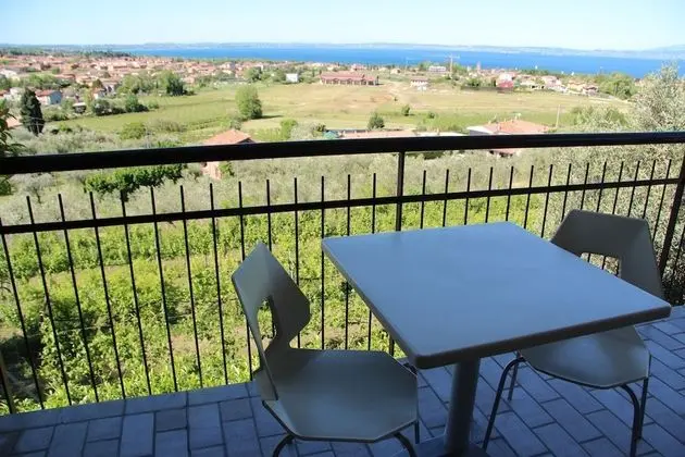 Comfort Tek Büyük Yataklı Oda, Balkon, Göl Manzaralı