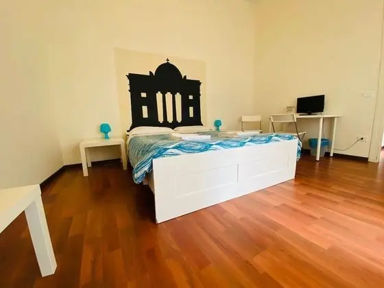 Tek Büyük Yataklı Oda, Ortak Banyo