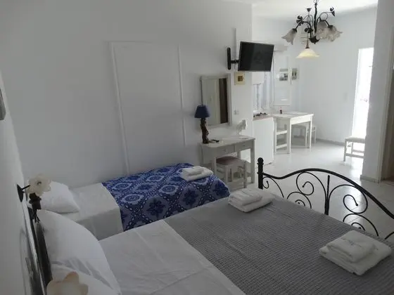Economy Triple Room, Sea View