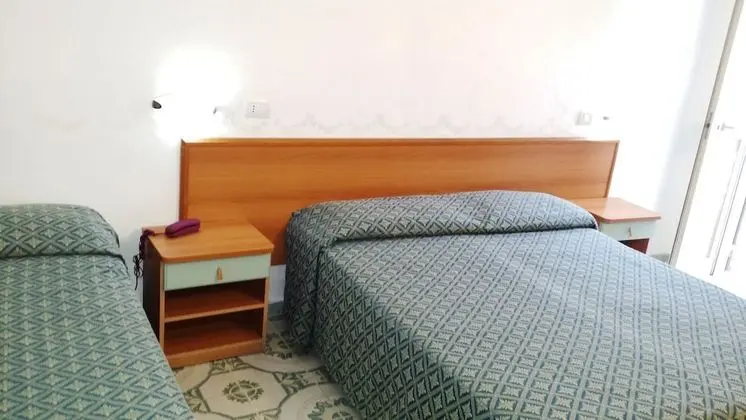 Standard Üç Kişilik Oda