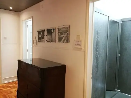 Dört Kişilik Oda, Ortak Banyo