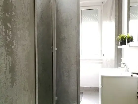 Dört Kişilik Oda, Ortak Banyo