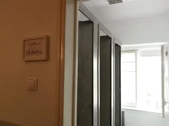 Dört Kişilik Oda, Ortak Banyo
