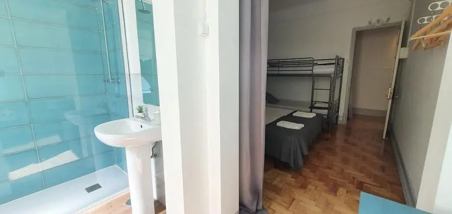 Dört Kişilik Oda, Özel Banyo