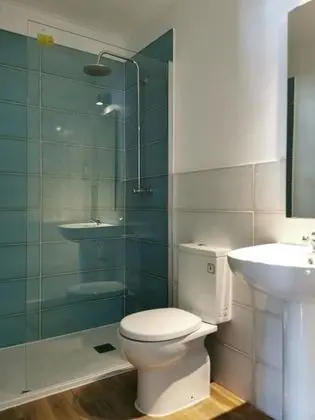 Dört Kişilik Oda, Özel Banyo