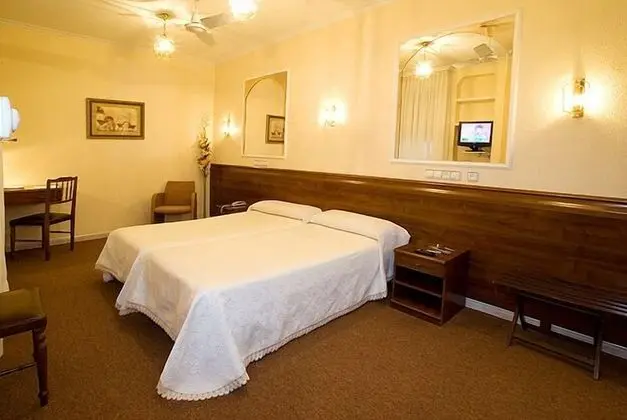 Standard Tek Büyük Yataklı Oda