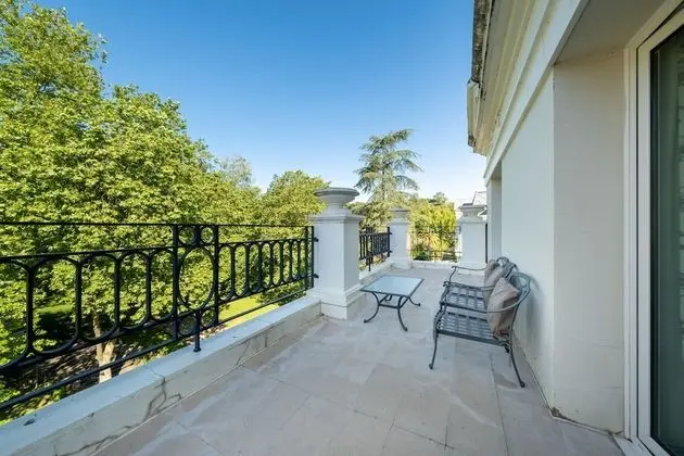 Junior Süit (with Living Room)