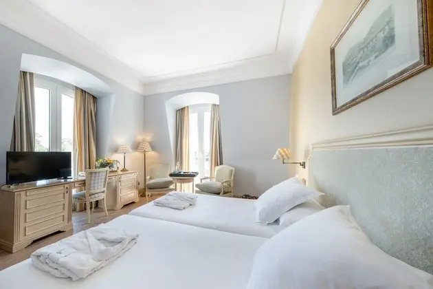 Standard Tek Büyük veya İki Ayrı Yataklı Oda