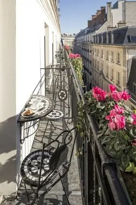 Deluxe Tek Büyük Yataklı Oda, Balkon