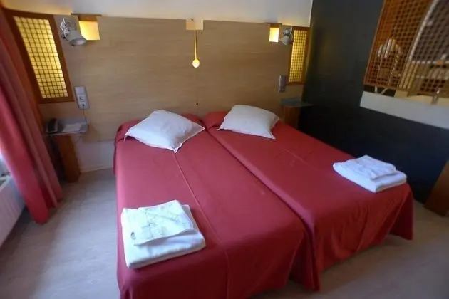 Tek Büyük veya İki Ayrı Yataklı Oda