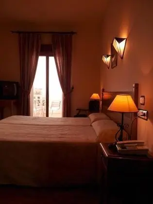 Tek Büyük Yataklı Oda, 2 Tek Kişilik Yatak, Dağ Manzaralı