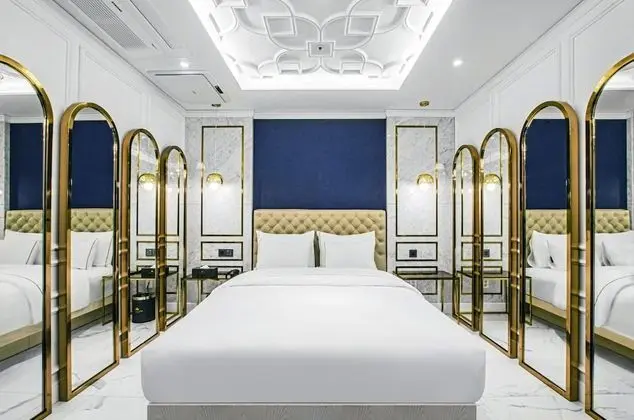 Signature Suite (No Parking)