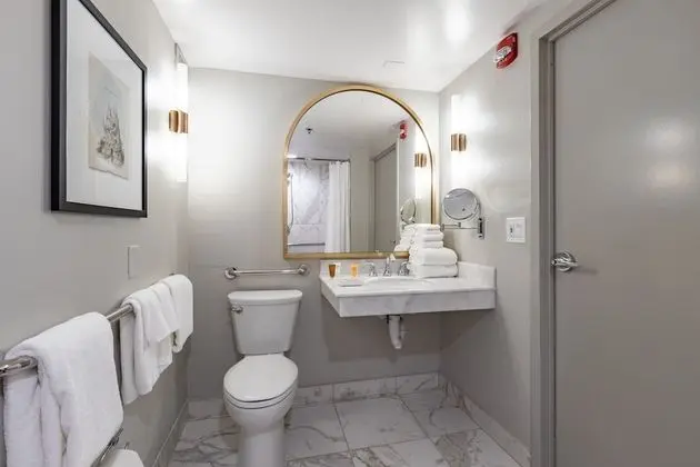 Oda, 2 Büyük (Queen) Boy Yatak (Mobility/Hearing Accessible, Tub)