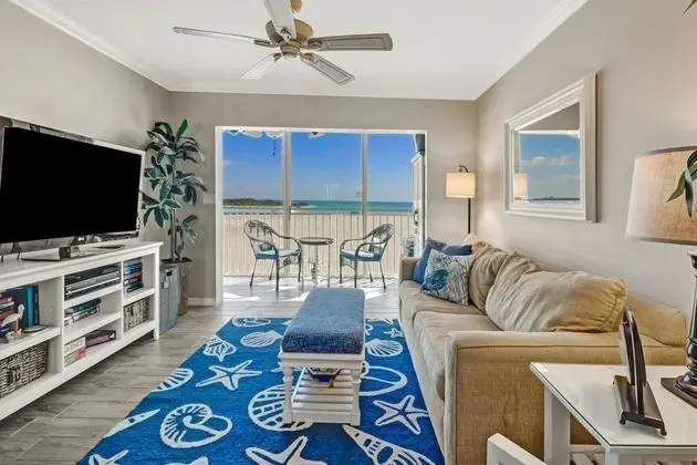 Daire (Castle Beach 402)