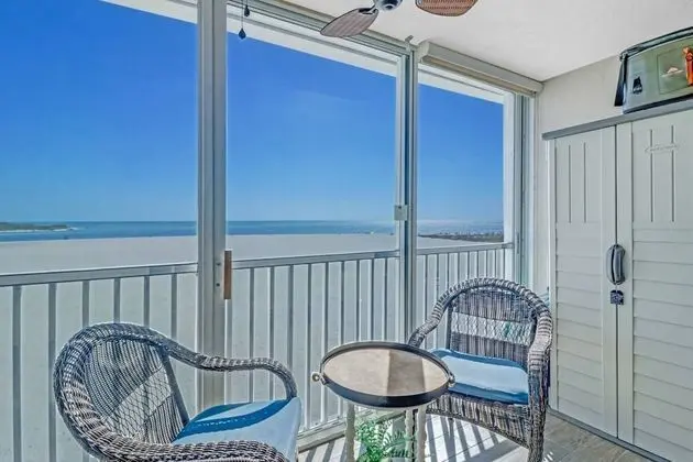 Daire (Castle Beach 402)