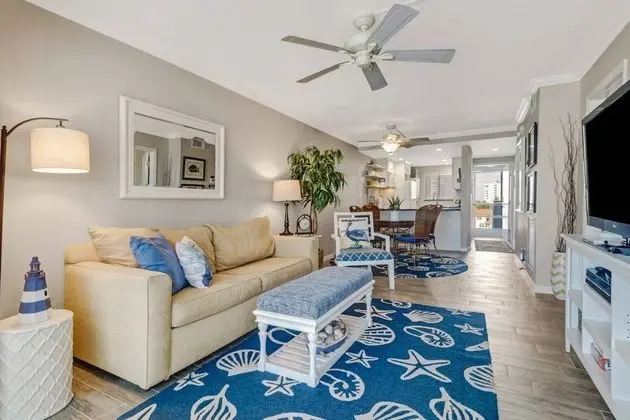Daire (Castle Beach 402)