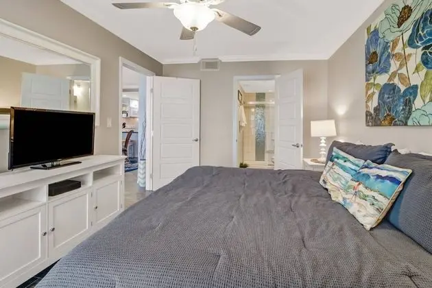 Daire (Castle Beach 402)