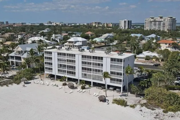 Daire (Castle Beach 402)