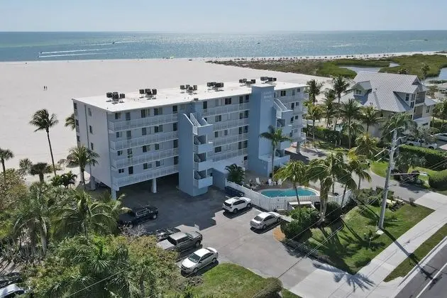 Daire (Castle Beach 402)
