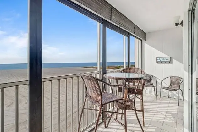 Daire (Castle Beach 405)