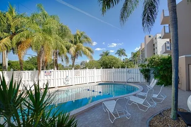 Daire (Castle Beach 405)