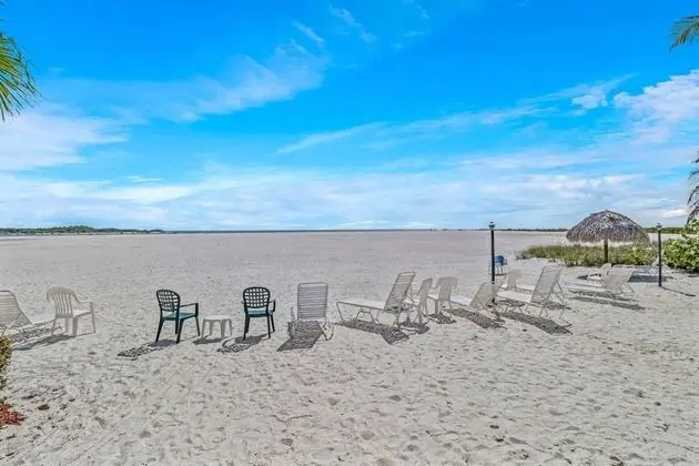 Daire (Castle Beach 405)