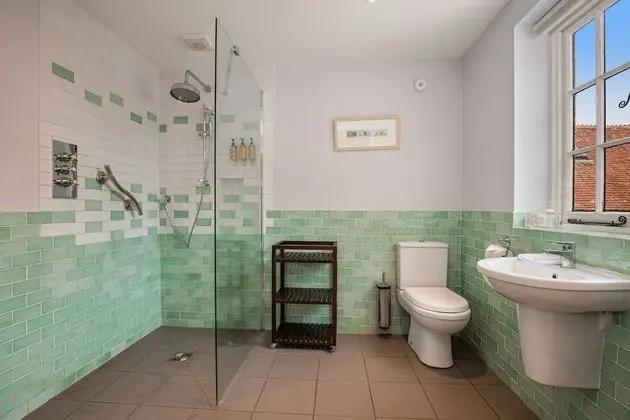 Classic Tek Büyük veya İki Ayrı Yataklı Oda