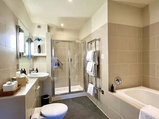 Signature Tek Büyük veya İki Ayrı Yataklı Oda, Banyolu/Duşlu, Deniz Manzaralı (Room 7 Harlech)