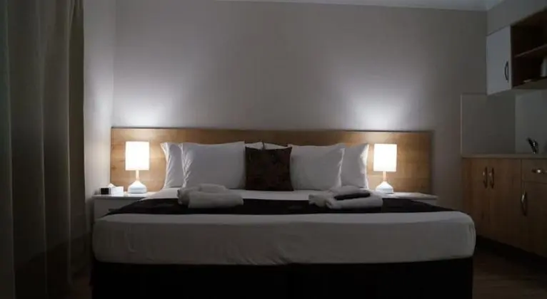 Tek Büyük Yataklı Oda (Upstairs)