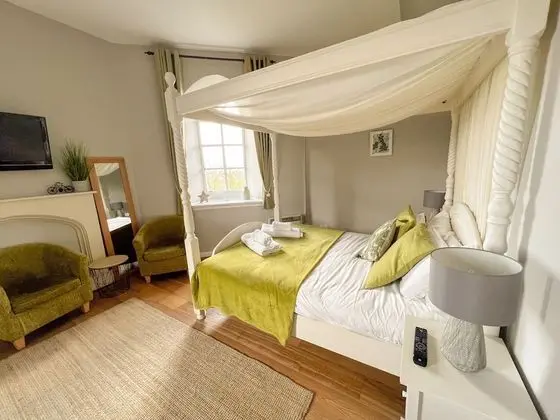 Tek Büyük Yataklı Oda, Banyolu/Duşlu (Large Four Poster)