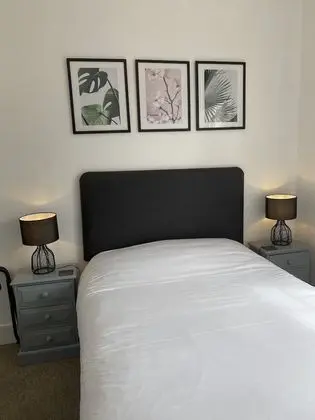 Standard Tek Büyük Yataklı Oda (Small Room 6)