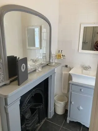 Standard Tek Büyük Yataklı Oda (Small Room 6)