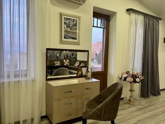Deluxe Tek Büyük Yataklı Oda