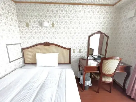 Tek Kişilik Oda, Sigara İçilmez