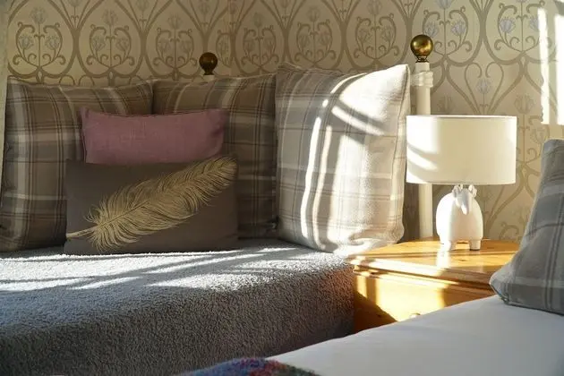 Family Tek Büyük Yataklı Oda